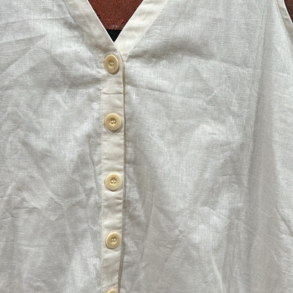 Medewell (Re)sponsible V-Neck Button-Back Sleeveless Top - Picture 9 of 11